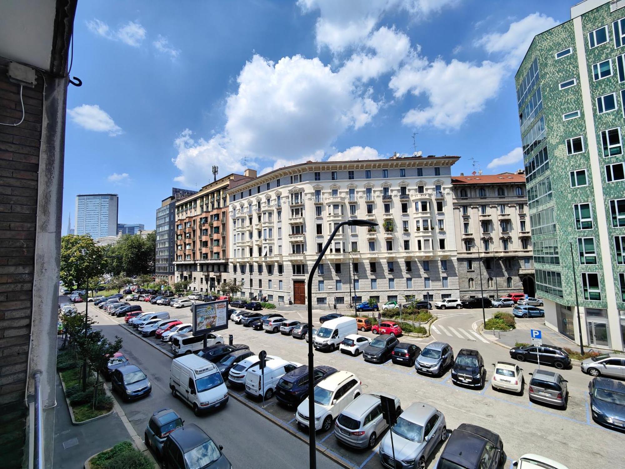 Doria 10 Next To Train Station Apartment Mailand